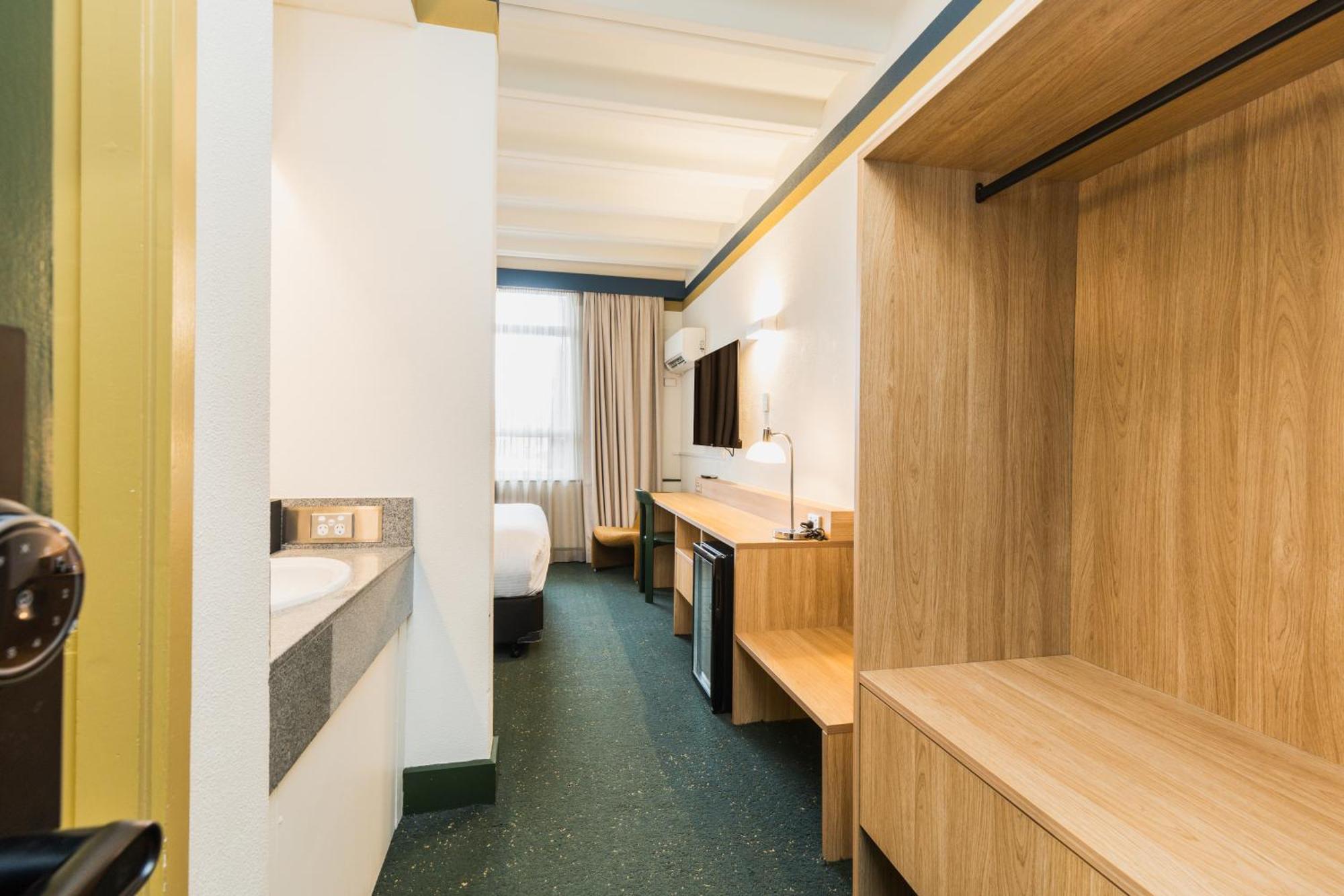 Statesman Hotel Canberra Pokoj fotografie